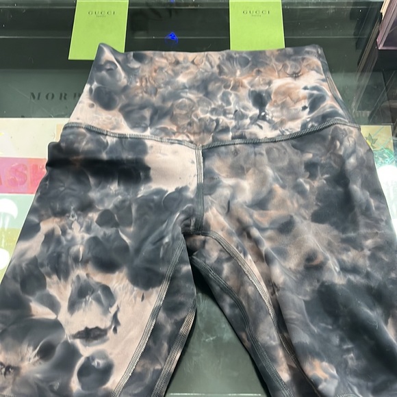 Size 2 - Picture 4 of 5